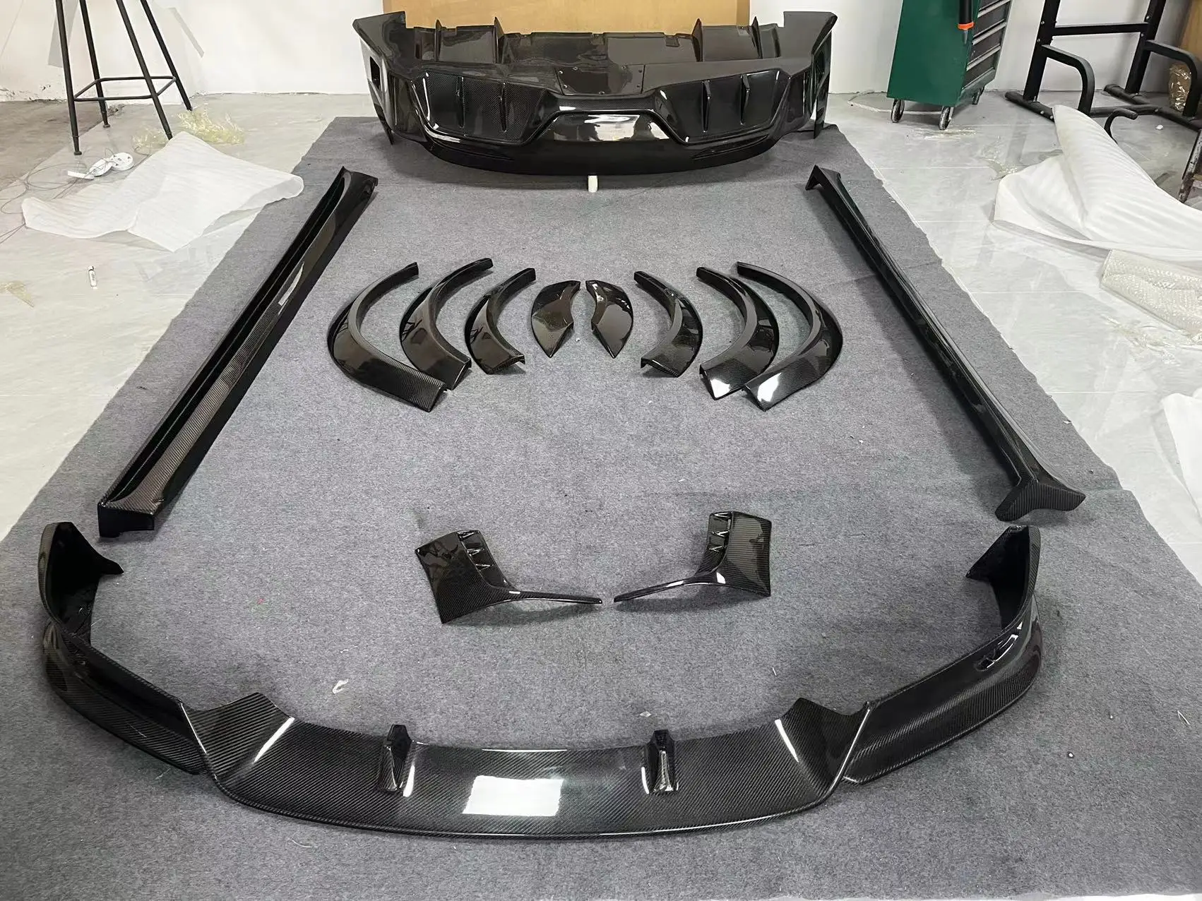 Topcar Style Carbon Fiber Body Kit for Tesla Model X Upgrade Front Lip Side Skirt Wheel Brow Rear Diffuser
Topcar Style Carbon Fiber Body Kit for Tesla Model X Upgrade Front Lip Side Skirt Wheel Brow Rear Diffuser