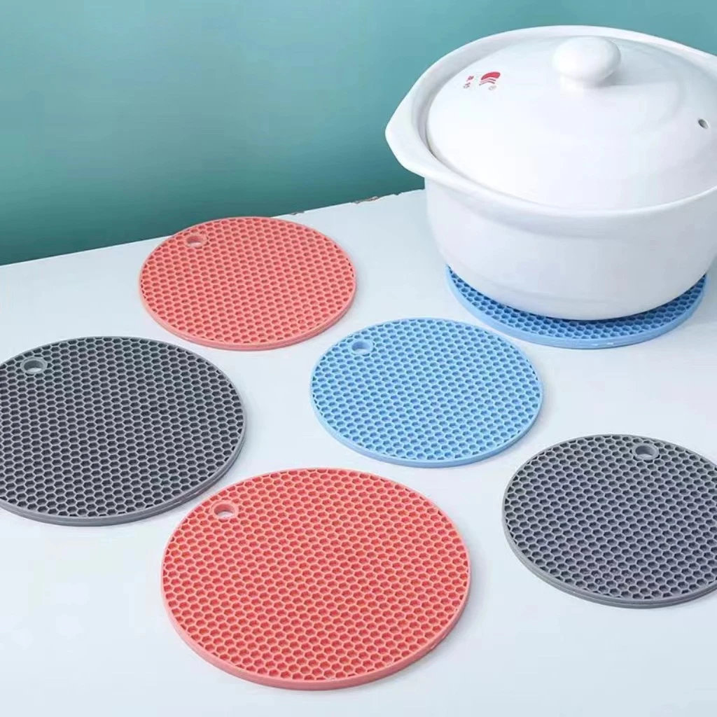 4pcs/Set Round Heat Resistant Silicone Mat Cup Coasters Insulation Non Slip Pot Holder Thicken Table Placemat Kitchen Accessorie
4pcs/Set Round Heat Resistant Silicone Mat Cup Coasters Insulation Non Slip Pot Holder Thicken Table Placemat Kitchen Accessorie