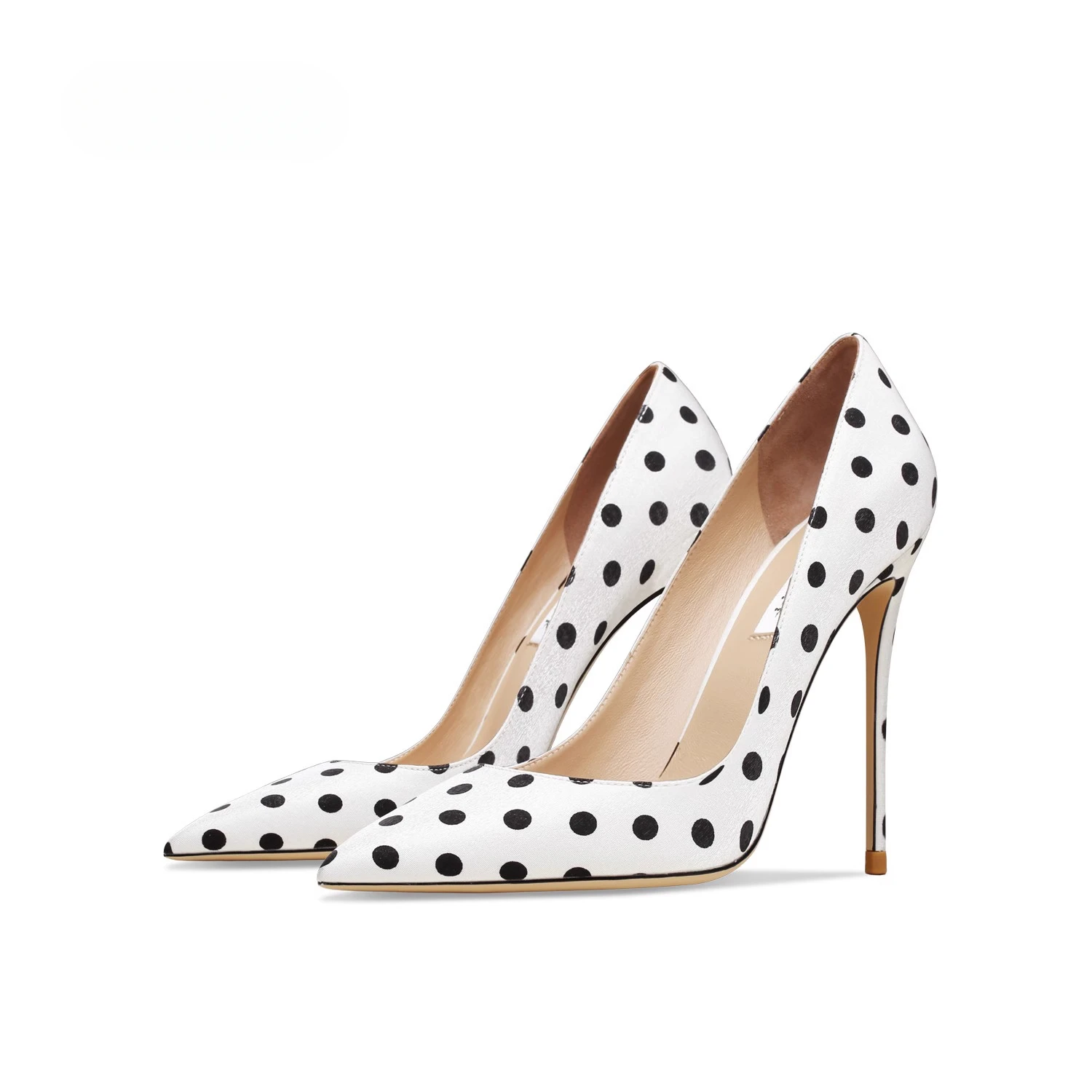 Spring and Autumn New Black and White Polka Dot Pointed Thin Heel Fashionable Satin High Heels 
Spring and Autumn New Black and White Polka Dot Pointed Thin Heel Fashionable Satin High Heels