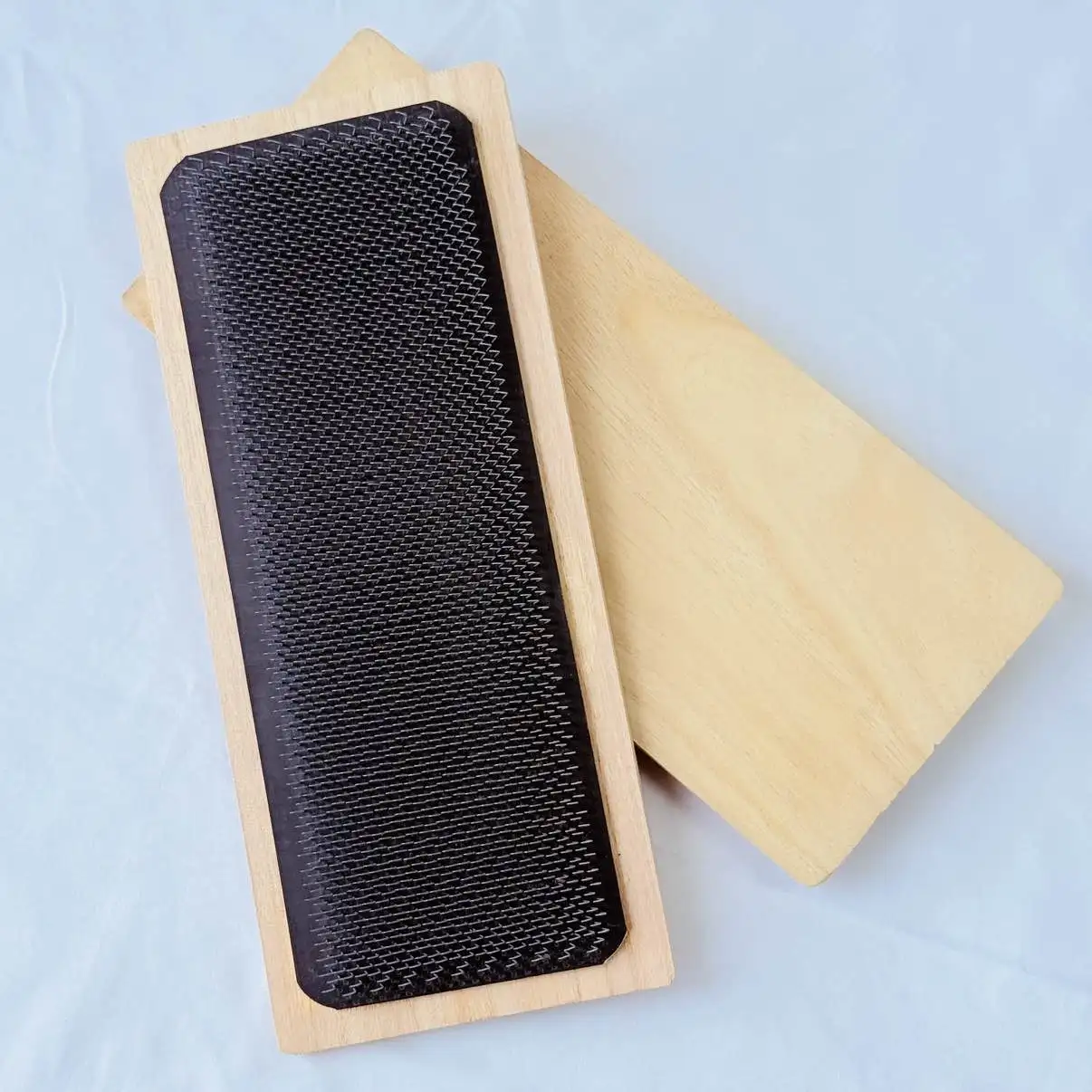Drawing Mat Hair Holder Hair Hackle For Wig Making Drawing Card with curved needle Scalp splint SkinPad with wooden splint grate
Drawing Mat Hair Holder Hair Hackle For Wig Making Drawing Card with curved needle Scalp splint SkinPad with wooden splint grate