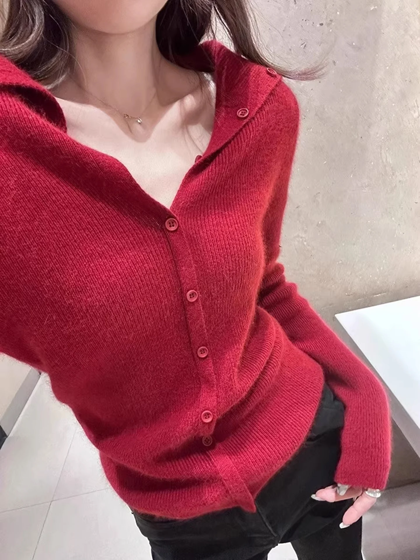 Stunning Red Knitted Cardigan Women's Slim Fit Collared Sweater Winter Faion Inner Wear New Year's Outfit Ci Walk Top
Stunning Red Knitted Cardigan Women's Slim Fit Collared Sweater Winter Faion Inner Wear New Year's Outfit Ci Walk Top