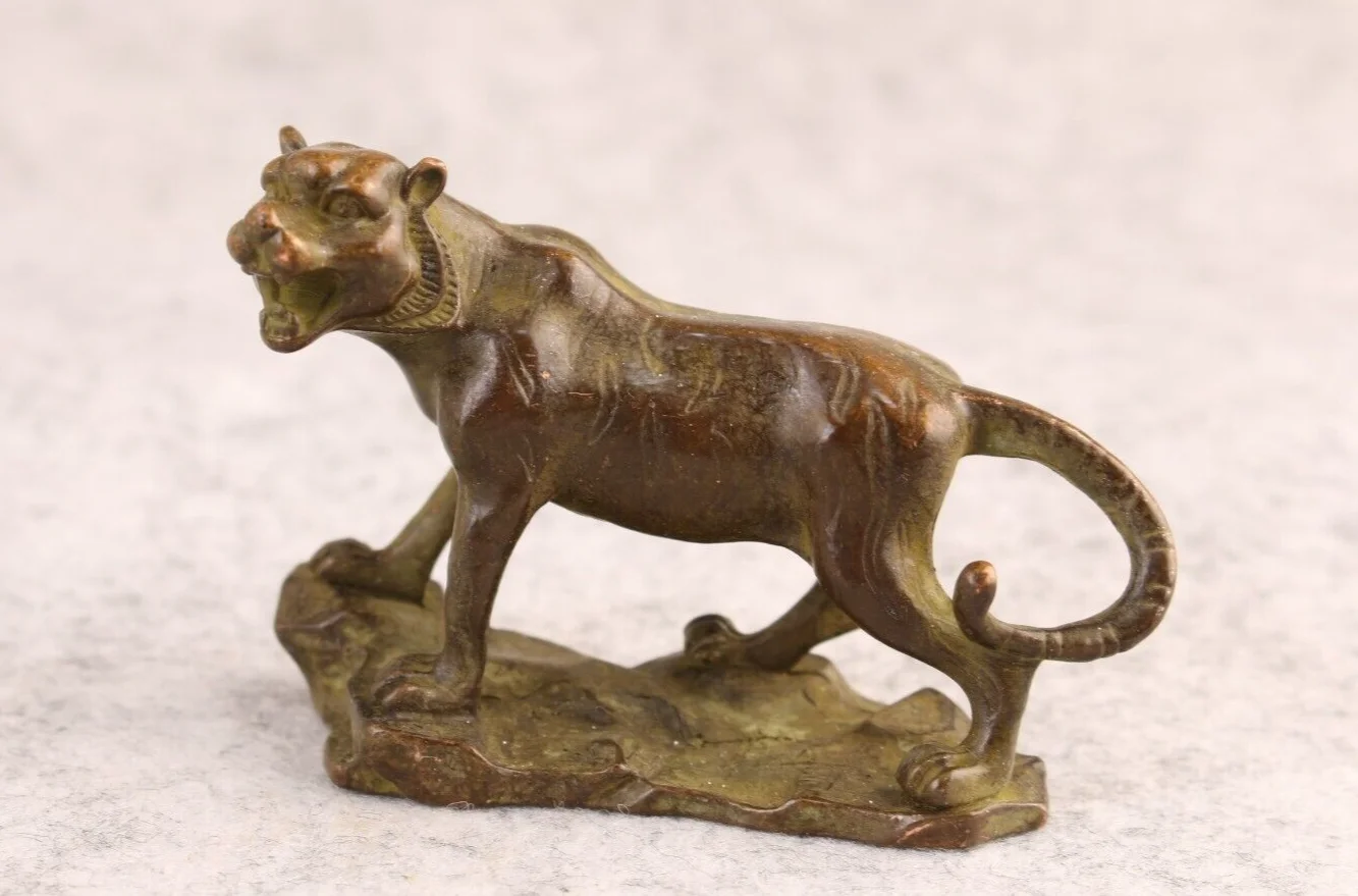 chinese bronze fengshui tiger statue netsuke collectable tea pet figure decor
chinese bronze fengshui tiger statue netsuke collectable tea pet figure decor