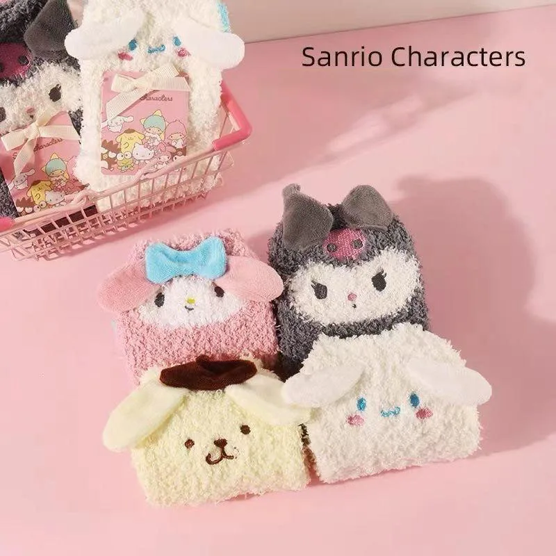 Домашние носки Sanrio серии Cinnamoroll, удобные плюшевые утепленные носки средней длины, теплые коралловые шерстяные носки для взрослых одного размера
Домашние носки Sanrio серии Cinnamoroll, удобные плюшевые утепленные носки средней длины, теплые коралловые шерстяные носки для взрослых одного размера