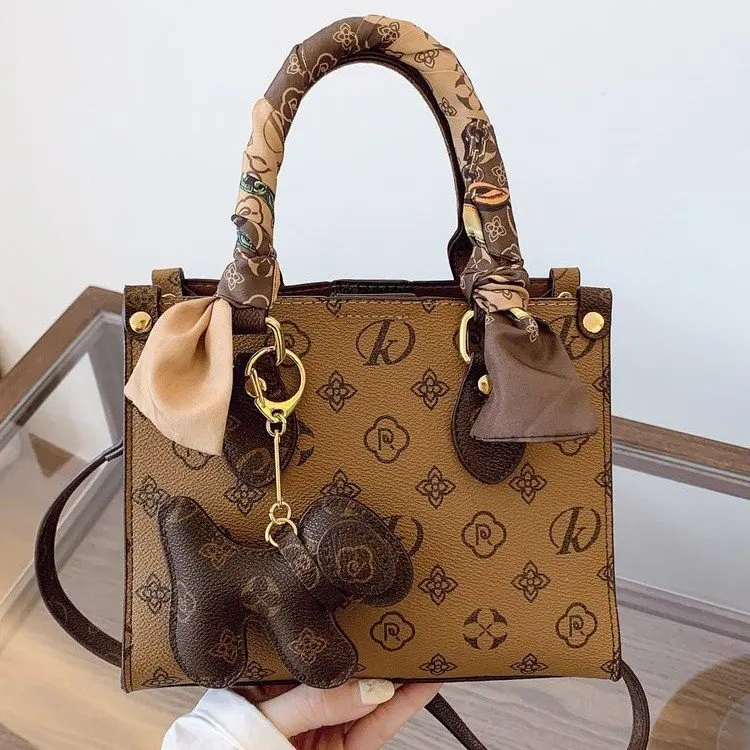 Party Perfect Diaper Bag Women's Luxury Leather Tote Vintage Crossbody Bag Minimalist Designer Large Capacity Elegant
Party Perfect Diaper Bag Women's Luxury Leather Tote Vintage Crossbody Bag Minimalist Designer Large Capacity Elegant