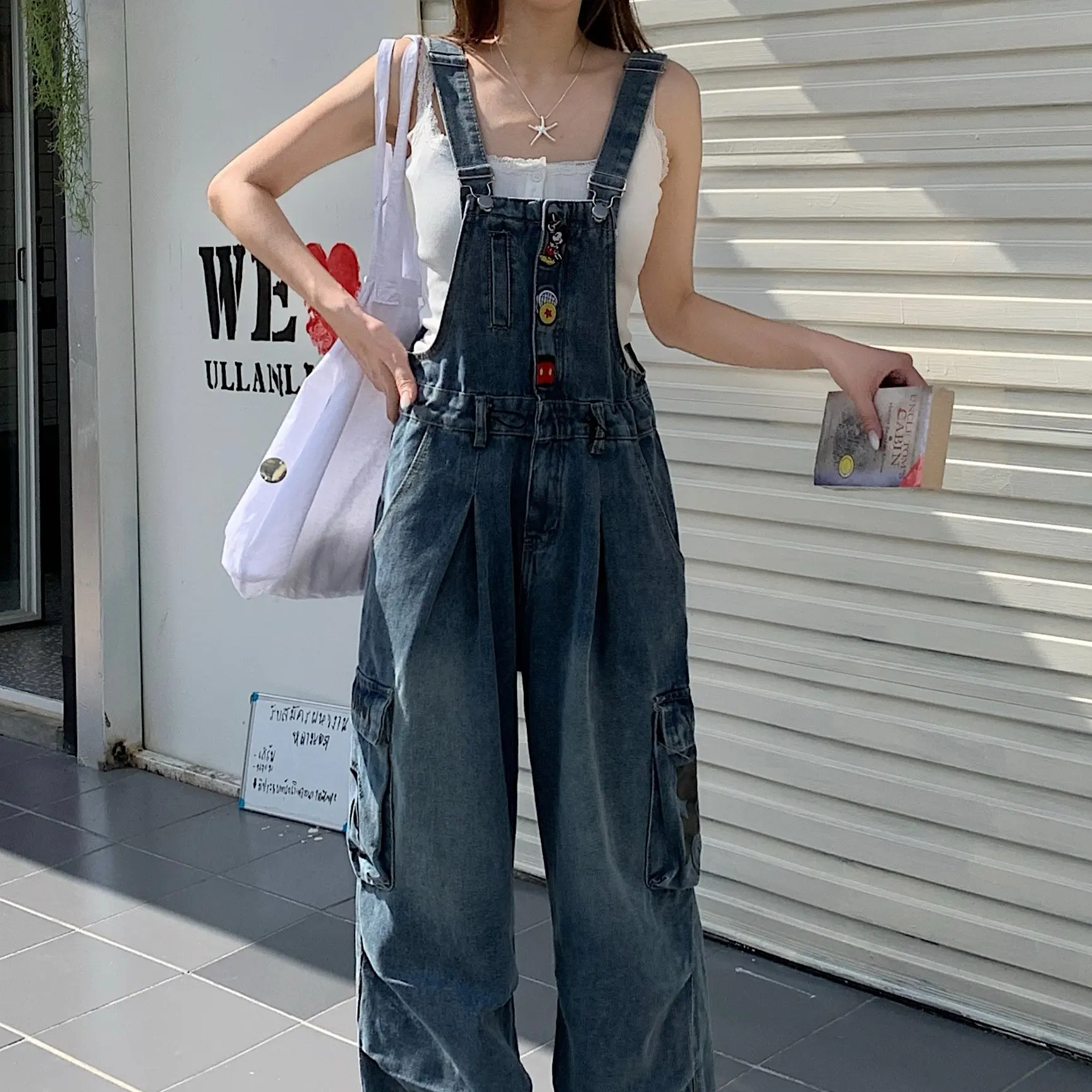 Summer 2026 Retro Cool Sweet Large Pocket Printed Denim Overalls Wide Leg Long Trousers Trendy High Waist Cotton Polyester Blend
Summer 2026 Retro Cool Sweet Large Pocket Printed Denim Overalls Wide Leg Long Trousers Trendy High Waist Cotton Polyester Blend