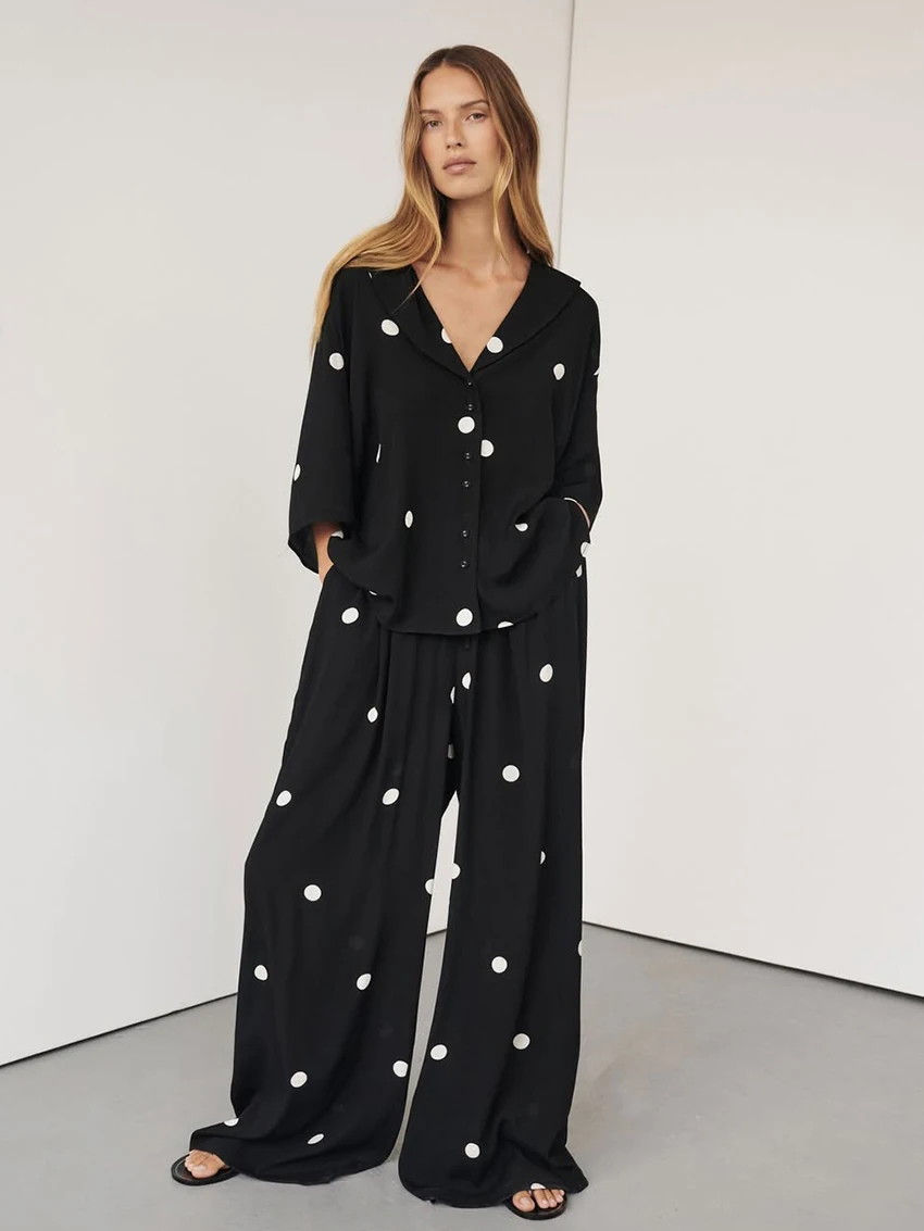 Marthaqiqi Printing Women'S Pajamas Set Sexy V-Neck Sleepwear Long Sleeve Nightgowns Pants Loose Ladies Nightwear 2 Piece Suits
Marthaqiqi Printing Women'S Pajamas Set Sexy V-Neck Sleepwear Long Sleeve Nightgowns Pants Loose Ladies Nightwear 2 Piece Suits