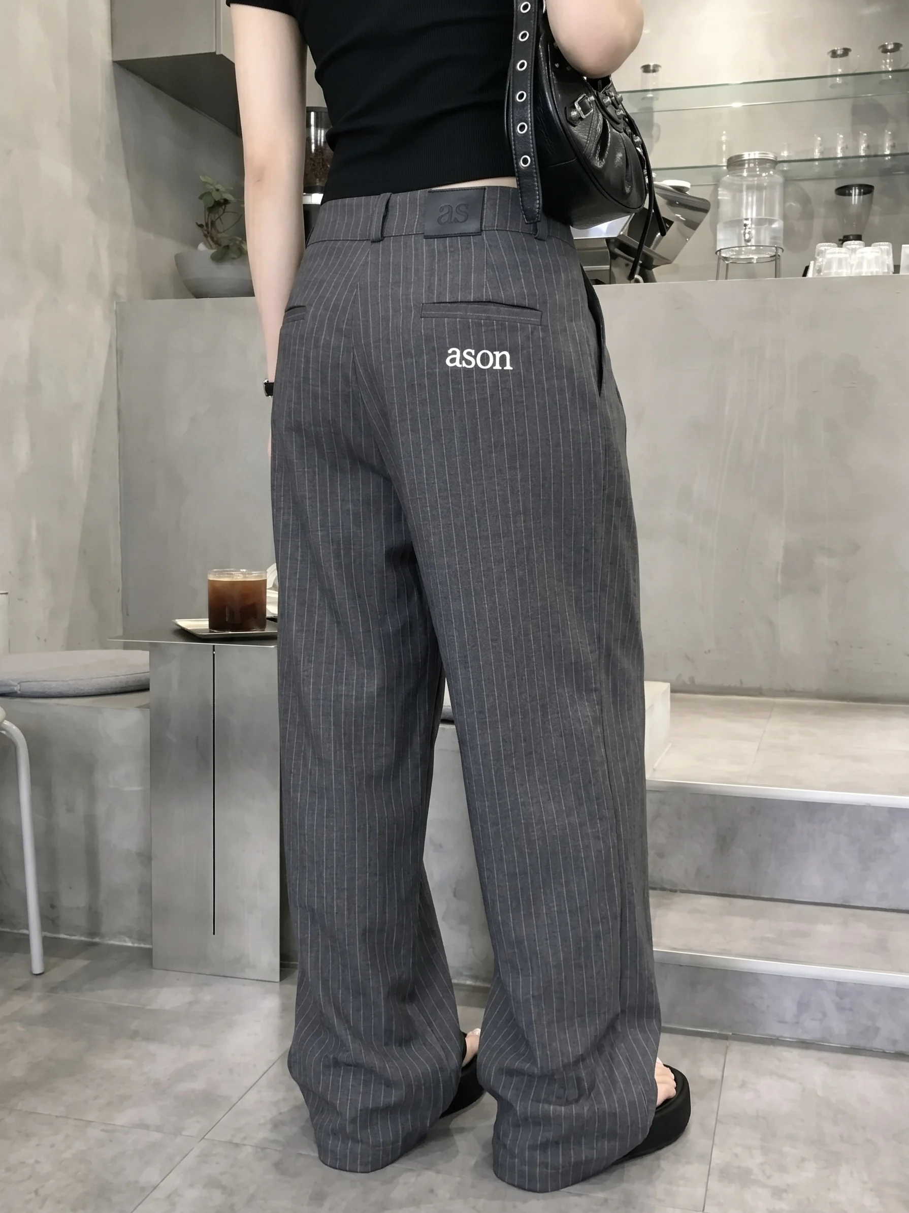 Gray Striped TR Suit Casual Pants Low Waist Zipper Closure Viscose Fiber Wide Leg Pants Non-Stretch Easy Care for Women
Gray Striped TR Suit Casual Pants Low Waist Zipper Closure Viscose Fiber Wide Leg Pants Non-Stretch Easy Care for Women