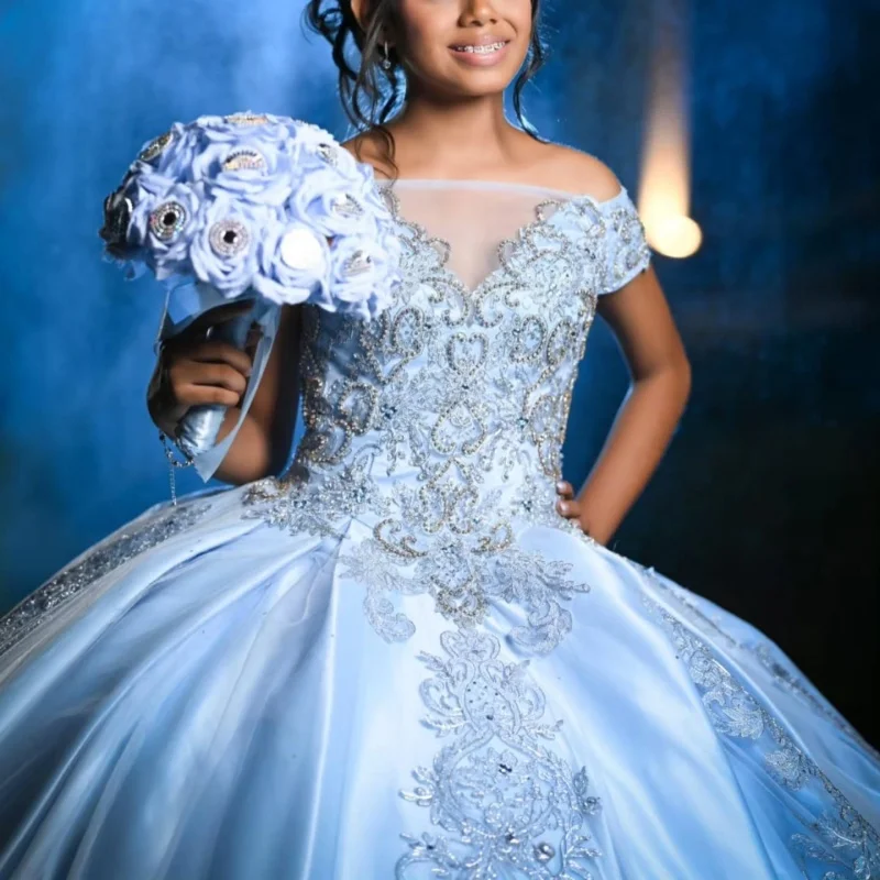 Simple Light Blue Quinceanera Dress off-shoulder Glitter Crystal Decal Long tail vestidos de 15 Quinceanera Customize
Simple Light Blue Quinceanera Dress off-shoulder Glitter Crystal Decal Long tail vestidos de 15 Quinceanera Customize