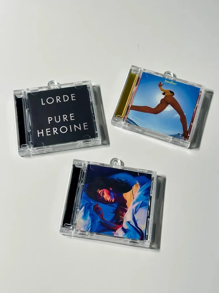 Lorde Solar Power MINI Music CD NFC Keychain Play Songs Melodrama Album Pure Heroine Key ring Cosplay Pendant Acrylic Necklace
Lorde Solar Power MINI Music CD NFC Keychain Play Songs Melodrama Album Pure Heroine Key ring Cosplay Pendant Acrylic Necklace