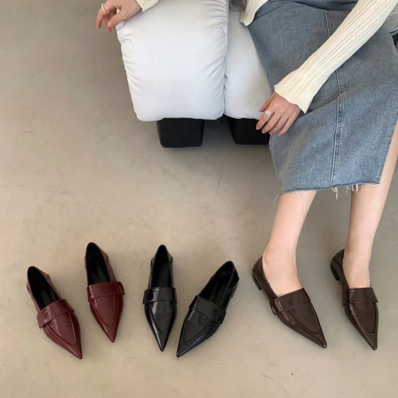 New Women Luxury Black Red Moccasins Fashion Pointed Toe Loafers Ladies Black Ballet Flat Leather Shoe
New Women Luxury Black Red Moccasins Fashion Pointed Toe Loafers Ladies Black Ballet Flat Leather Shoe