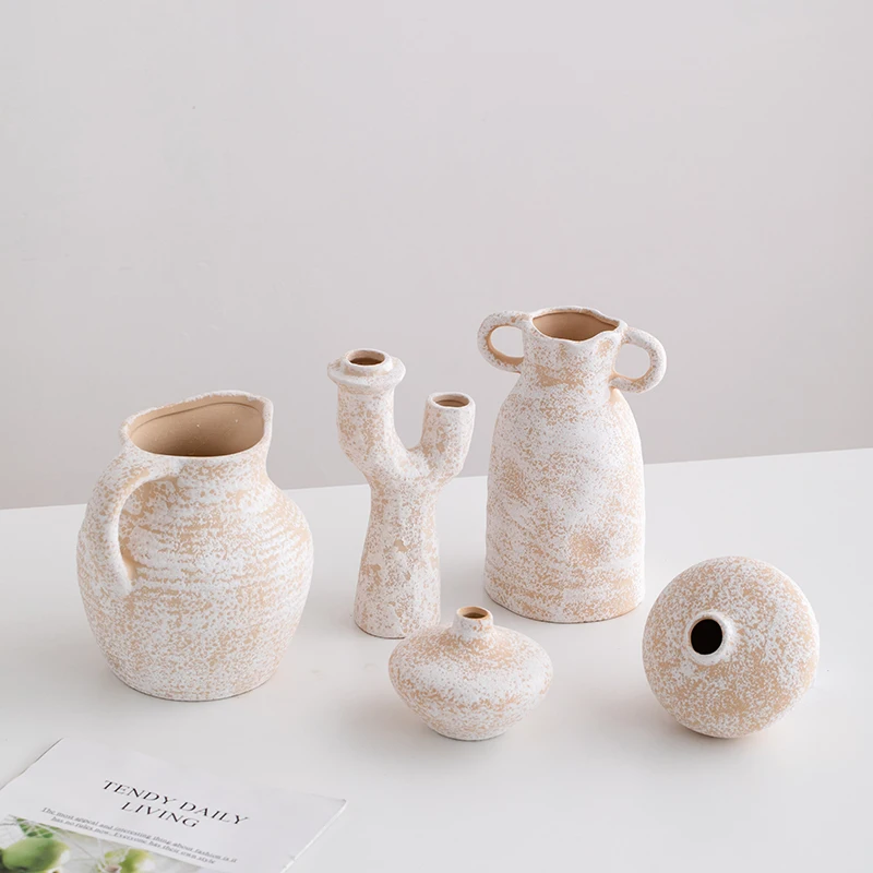 Retro aged ceramic vase, Wabi-Sabi style, luxurious and high-end, sophisticated and elegant, entrance area art table
Retro aged ceramic vase, Wabi-Sabi style, luxurious and high-end, sophisticated and elegant, entrance area art table