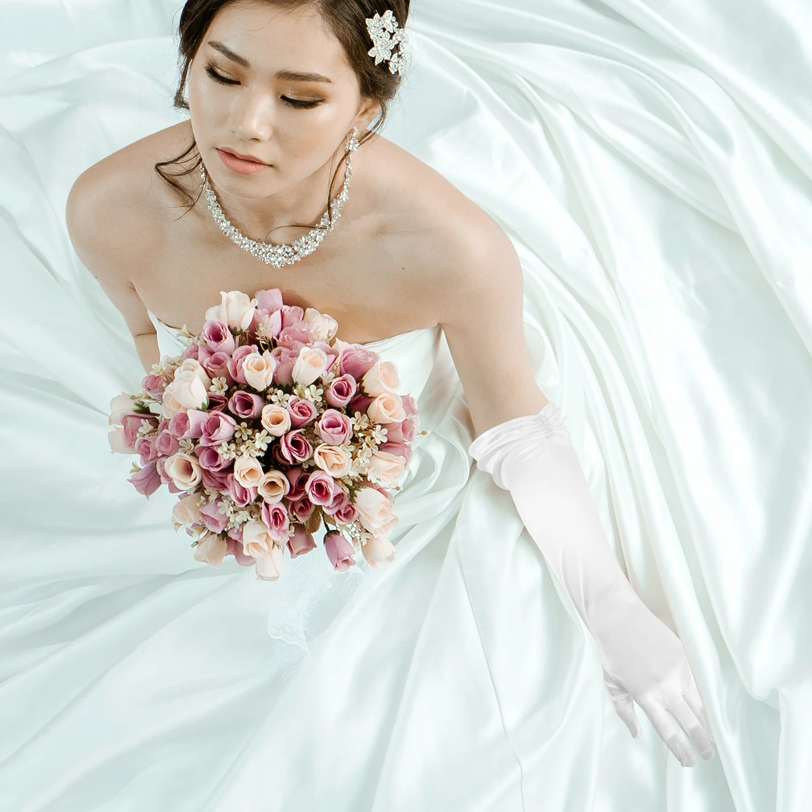 1Pair Elegant Wedding Mesh Gloves Bridal Decorative Gloves for Women Wedding Banquet Party Dance Evening Photo Prop
1Pair Elegant Wedding Mesh Gloves Bridal Decorative Gloves for Women Wedding Banquet Party Dance Evening Photo Prop