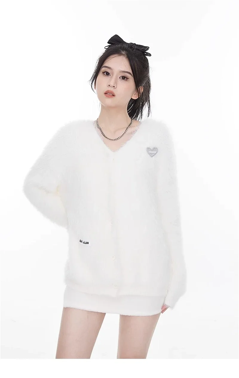 MiiiiX Soft Imitation Mink Fur Knitted Cardigan Jacket Women's Sweater Loose V-neck Versatile Knitwear New Autumn Female Clothes
MiiiiX Soft Imitation Mink Fur Knitted Cardigan Jacket Women's Sweater Loose V-neck Versatile Knitwear New Autumn Female Clothes