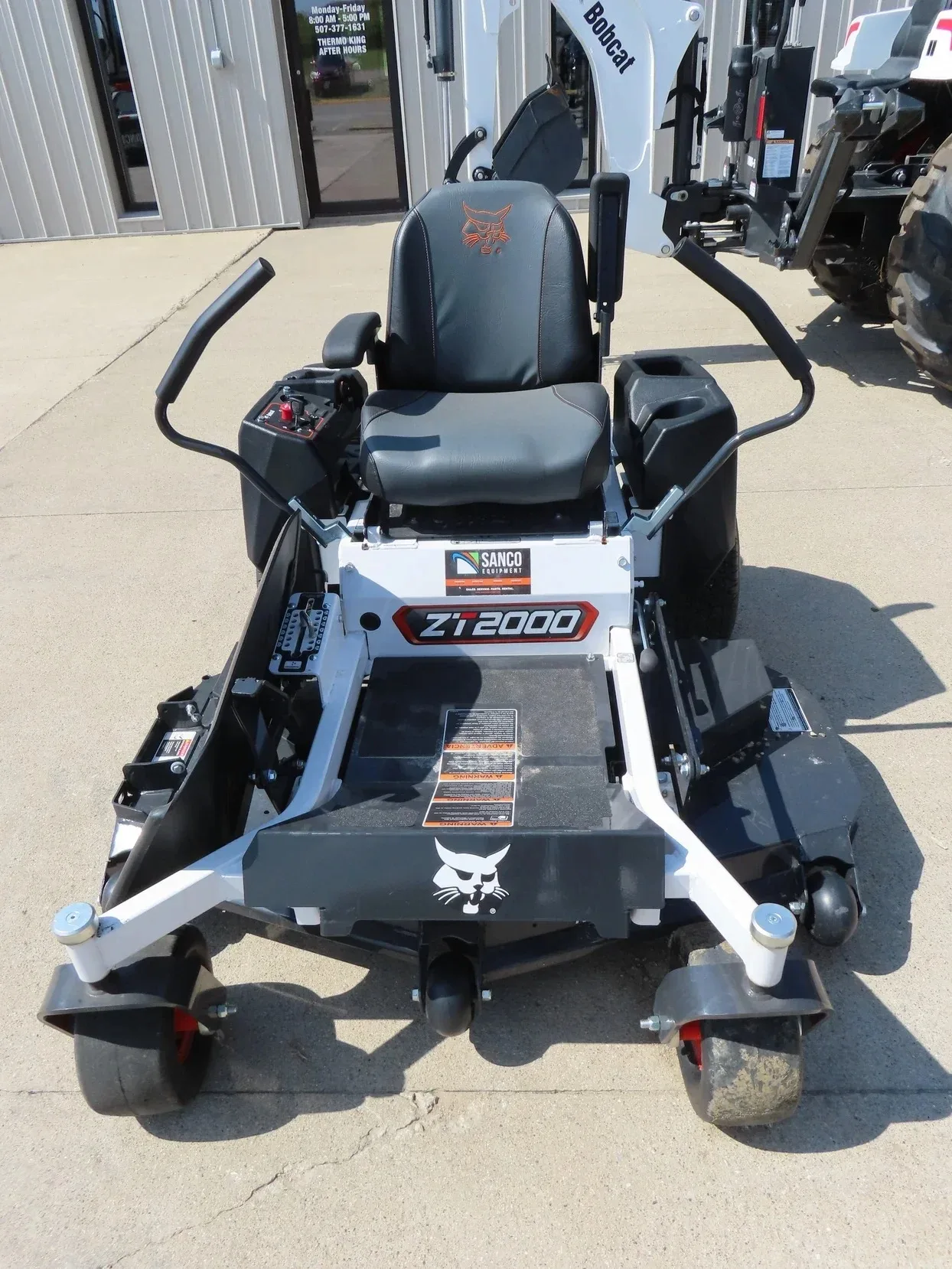 НОВЫЕ СКИДКИ: Газонокосилка с нулевым радиусом поворота BOBCAT ZT2052SB
НОВЫЕ СКИДКИ: Газонокосилка с нулевым радиусом поворота BOBCAT ZT2052SB