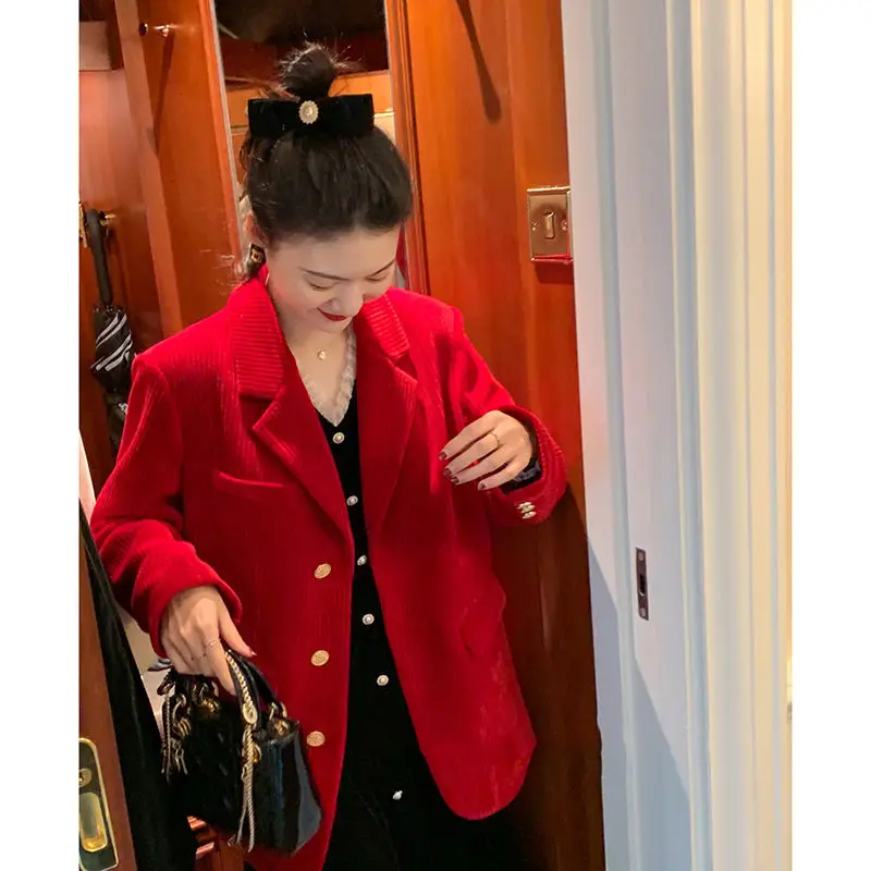 Women's Winter Thickened Cotton Clip British Style Short Corduroy Blazer Coat Retro Casual Solid Color Loose Velvet Suit Jacket
Women's Winter Thickened Cotton Clip British Style Short Corduroy Blazer Coat Retro Casual Solid Color Loose Velvet Suit Jacket