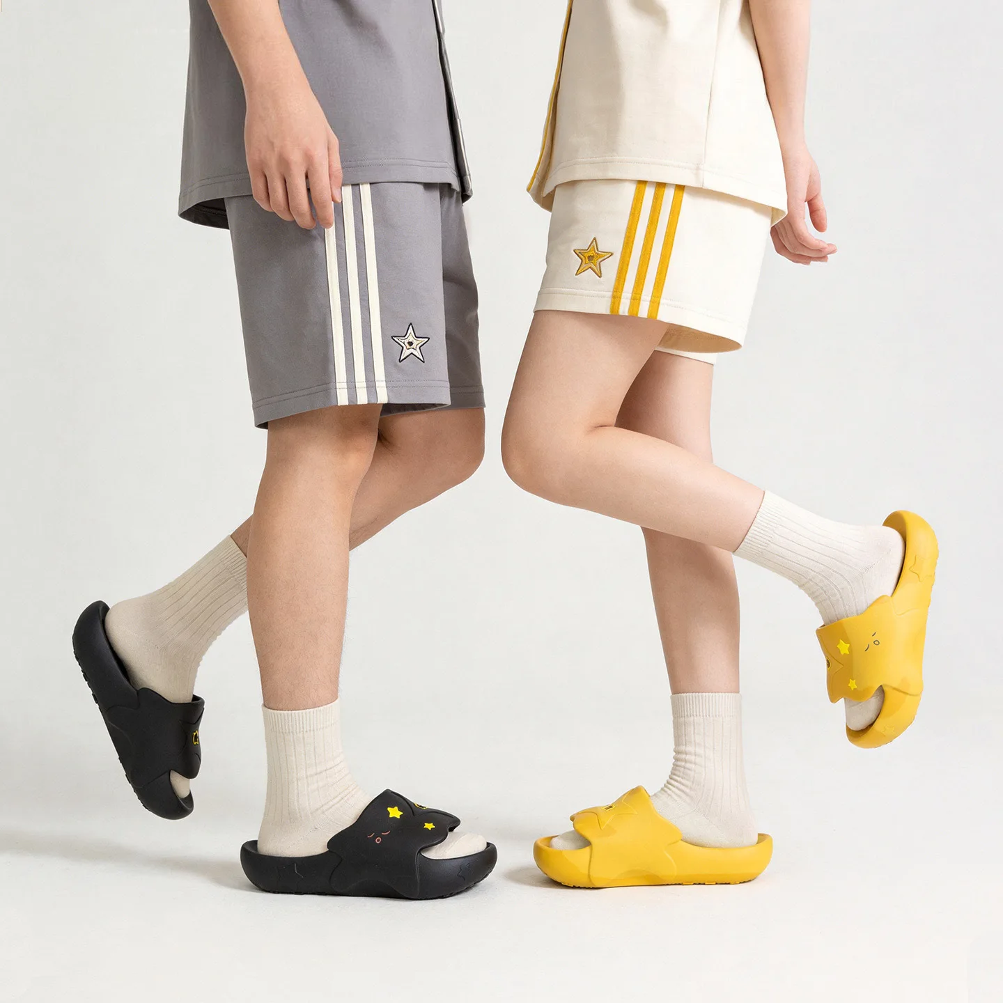 2026 Summer New Couple Slippers Cute Thickened Arch Support Non Slip Soft Home Bath Indoor Casual Comfortable Women Daily Slides
2026 Summer New Couple Slippers Cute Thickened Arch Support Non Slip Soft Home Bath Indoor Casual Comfortable Women Daily Slides