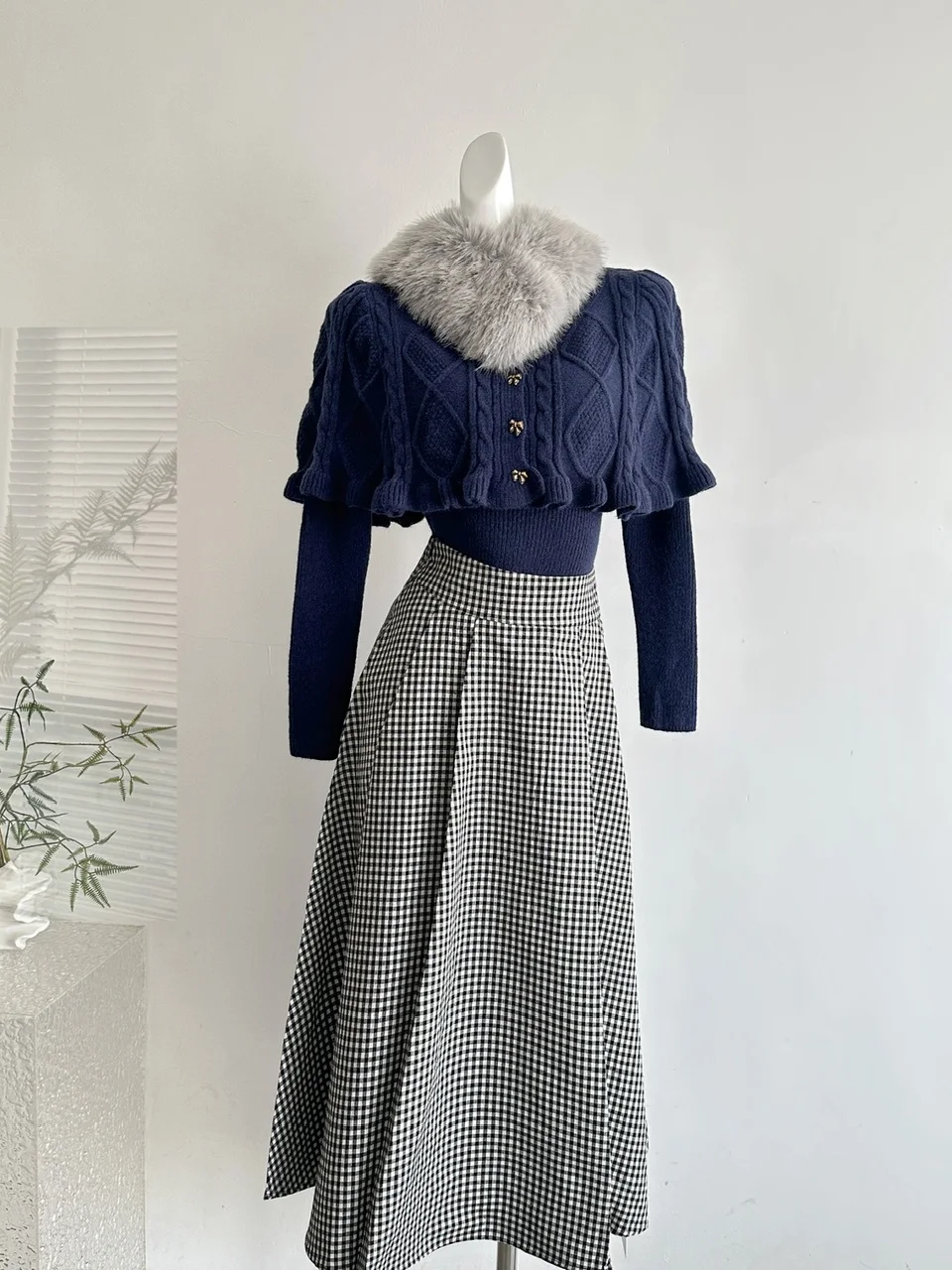 Корейский Sle Heavy Work Cowl Ne, свитер и юбка, комплект из двух предметов для женщин, зимняя модная одежда, клетчатый дизайн
Корейский Sle Heavy Work Cowl Ne, свитер и юбка, комплект из двух предметов для женщин, зимняя модная одежда, клетчатый дизайн