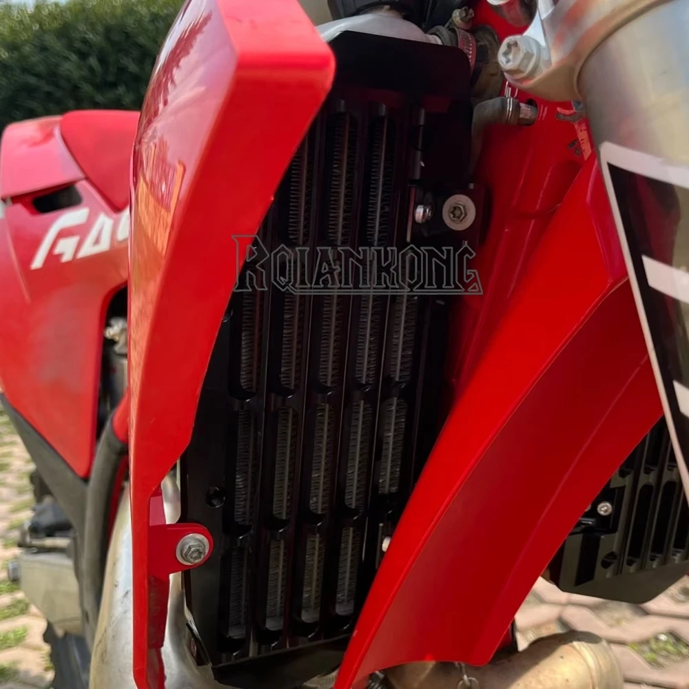 2025 2026 Radiator Grille Guard Protector Cover For GASGAS GAS GAS EX250 MC EC EX 250 300 350F 450F EC250 EC300 2023 2022 2024
2025 2026 Radiator Grille Guard Protector Cover For GASGAS GAS GAS EX250 MC EC EX 250 300 350F 450F EC250 EC300 2023 2022 2024