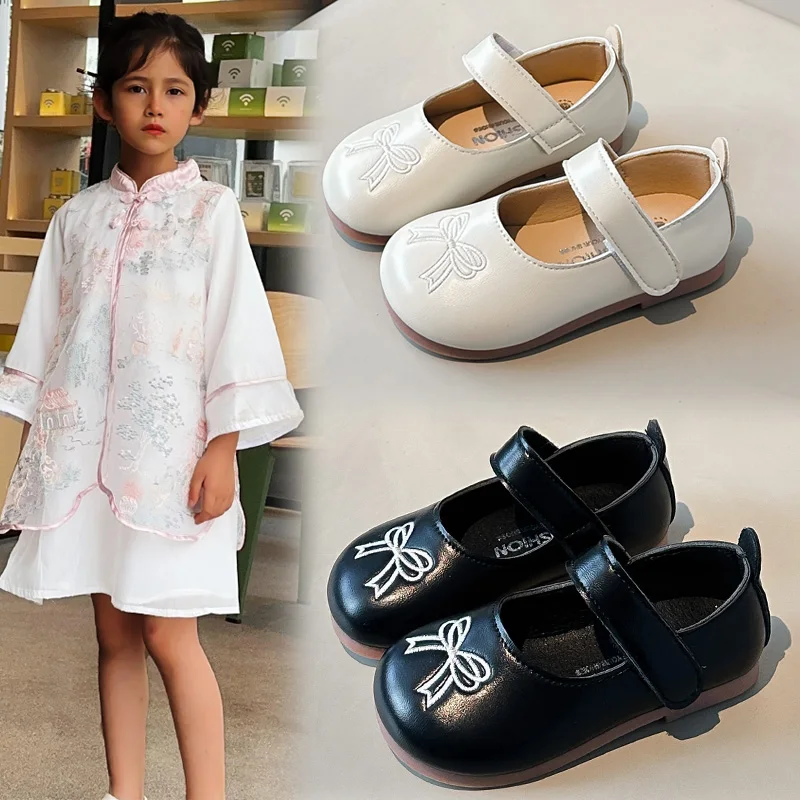 Little Girls Leather Shoes Spring Autumn Embroidered Children Fashion Princess Shoes Causal Soft Kids Versatile Flats Hook Loop
Little Girls Leather Shoes Spring Autumn Embroidered Children Fashion Princess Shoes Causal Soft Kids Versatile Flats Hook Loop