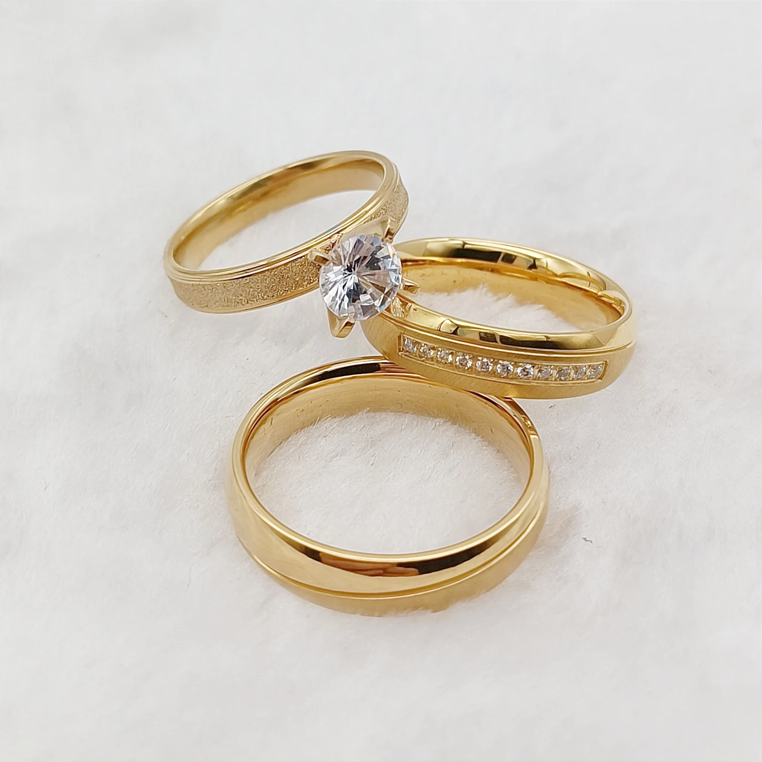 Свадебные обручальные кольца из 18-каратного золота в стиле США, свадебный комплект, ювелирные изделия для пар Alliance, влюбленные, подарки на день Святого Валентина
Свадебные обручальные кольца из 18-каратного золота в стиле США, свадебный комплект, ювелирные изделия для пар Alliance, влюбленные, подарки на день Святого Валентина