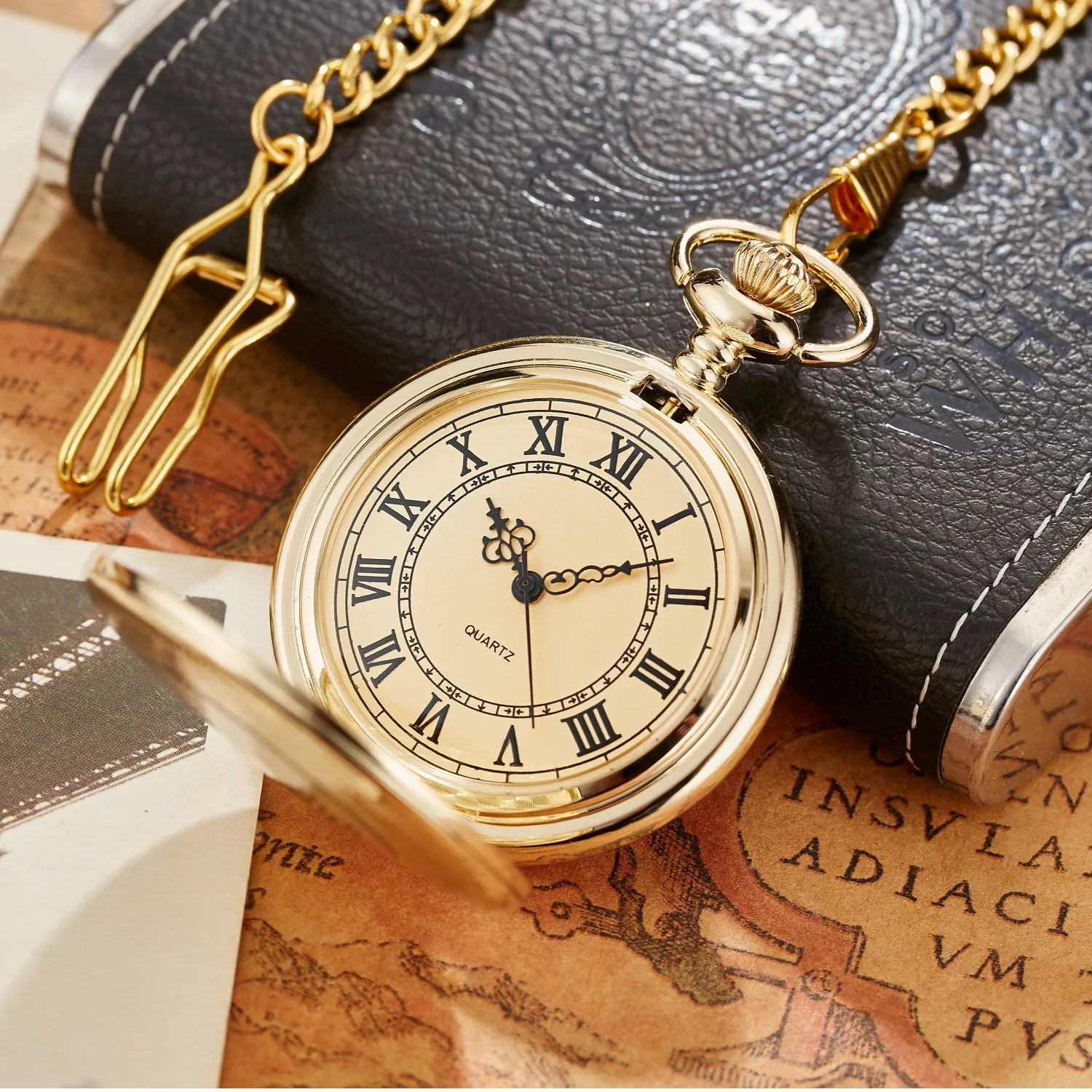 Retro steampunk style retro Roman numerals quartz pocket watch case with multi color design can be used as a necklace pendant
Retro steampunk style retro Roman numerals quartz pocket watch case with multi color design can be used as a necklace pendant