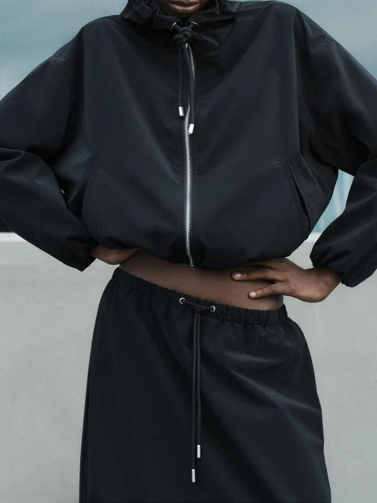 ZBZA Women's Hooded Zip-up Jacket Adjustable Hood Long Sleeves Two Pockets Solid Elastic Hem Lined Coat Fall Winter Female Top
ZBZA Women's Hooded Zip-up Jacket Adjustable Hood Long Sleeves Two Pockets Solid Elastic Hem Lined Coat Fall Winter Female Top