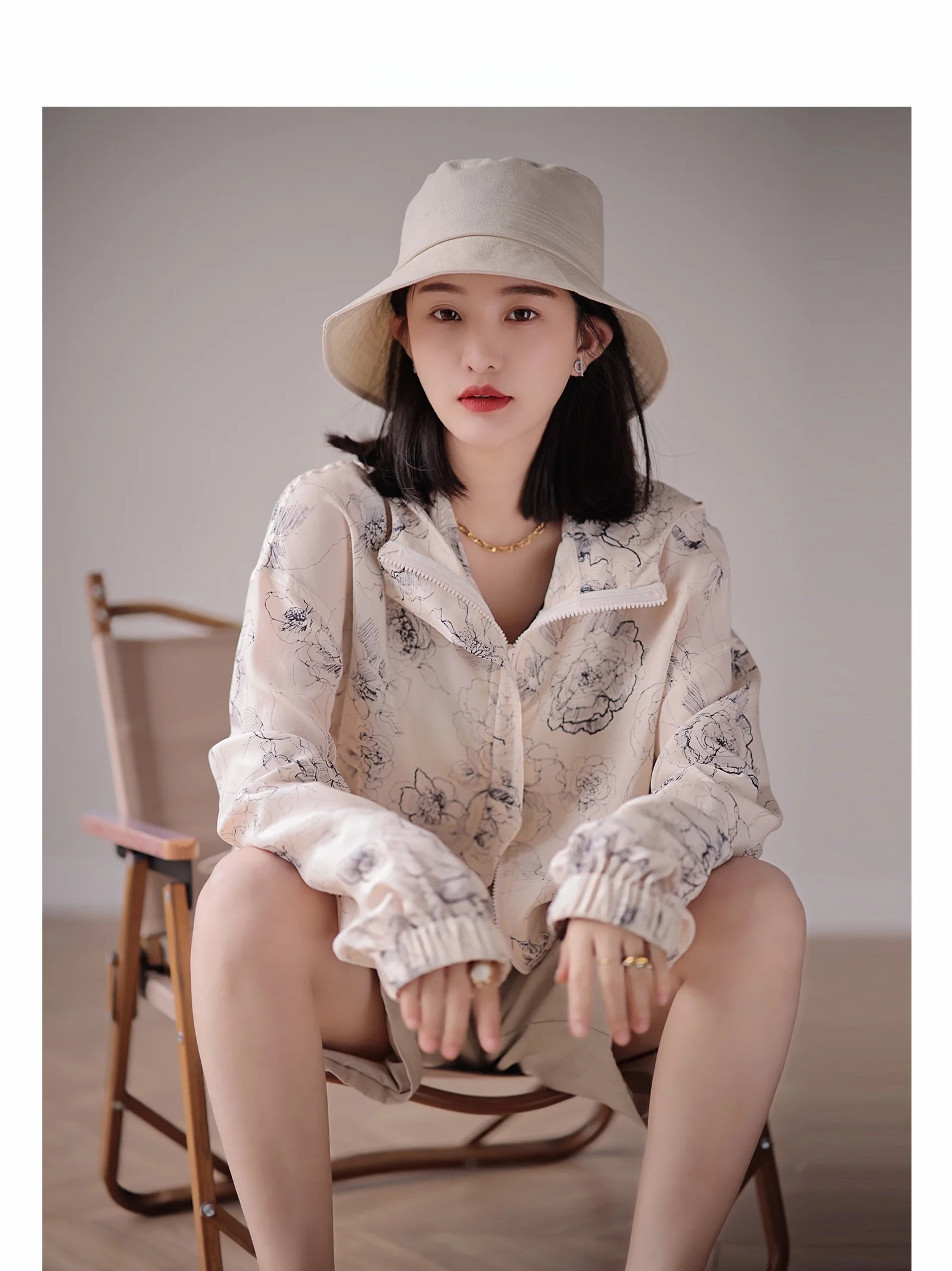 Zhaodaxi Silk irt Women's Collarl Top Water Ink Diffusion Series Breathable Lightweight ort Sve Loose Fit Faion
Zhaodaxi Silk irt Women's Collarl Top Water Ink Diffusion Series Breathable Lightweight ort Sve Loose Fit Faion