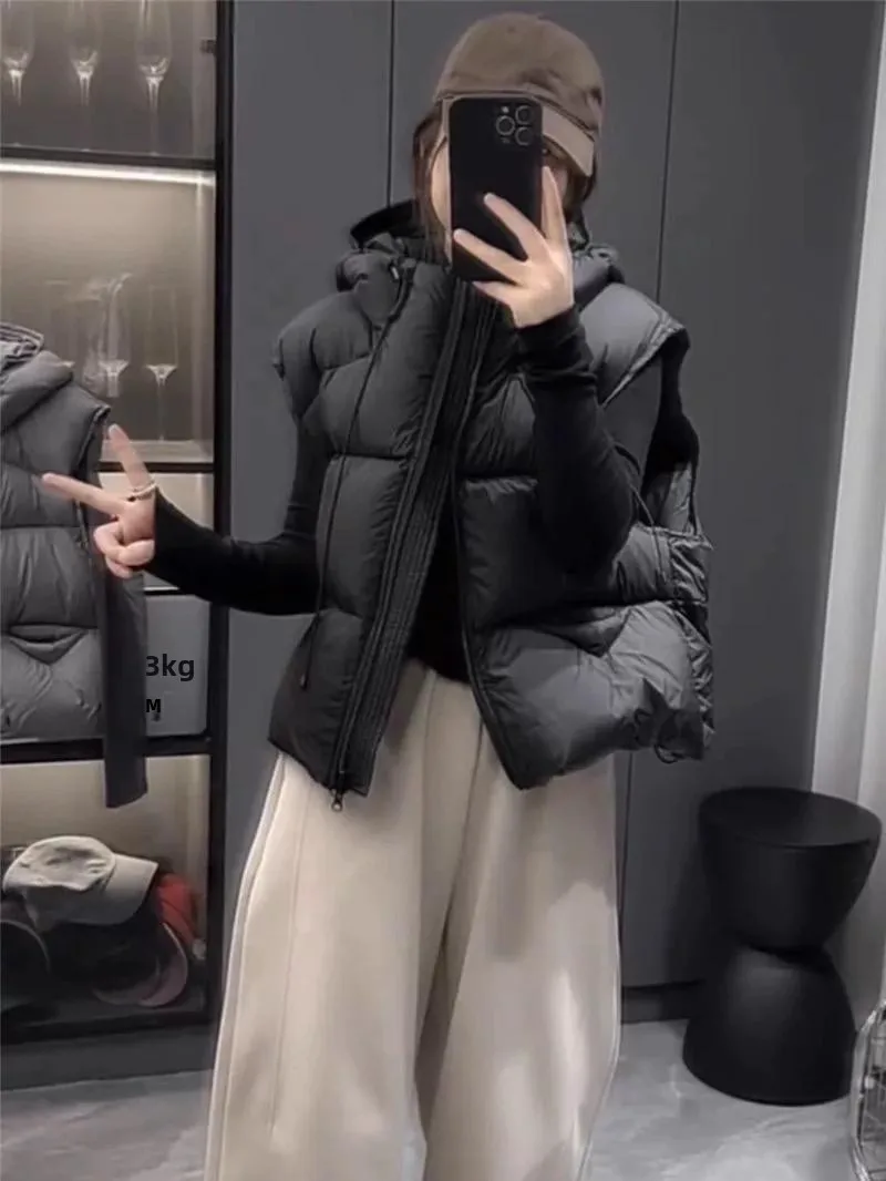 Women's Short Padded Vest Winter New Style 2026 Korean Loose High-End Feeling Small Size Backless Jacket Hooded Coat
Women's Short Padded Vest Winter New Style 2026 Korean Loose High-End Feeling Small Size Backless Jacket Hooded Coat