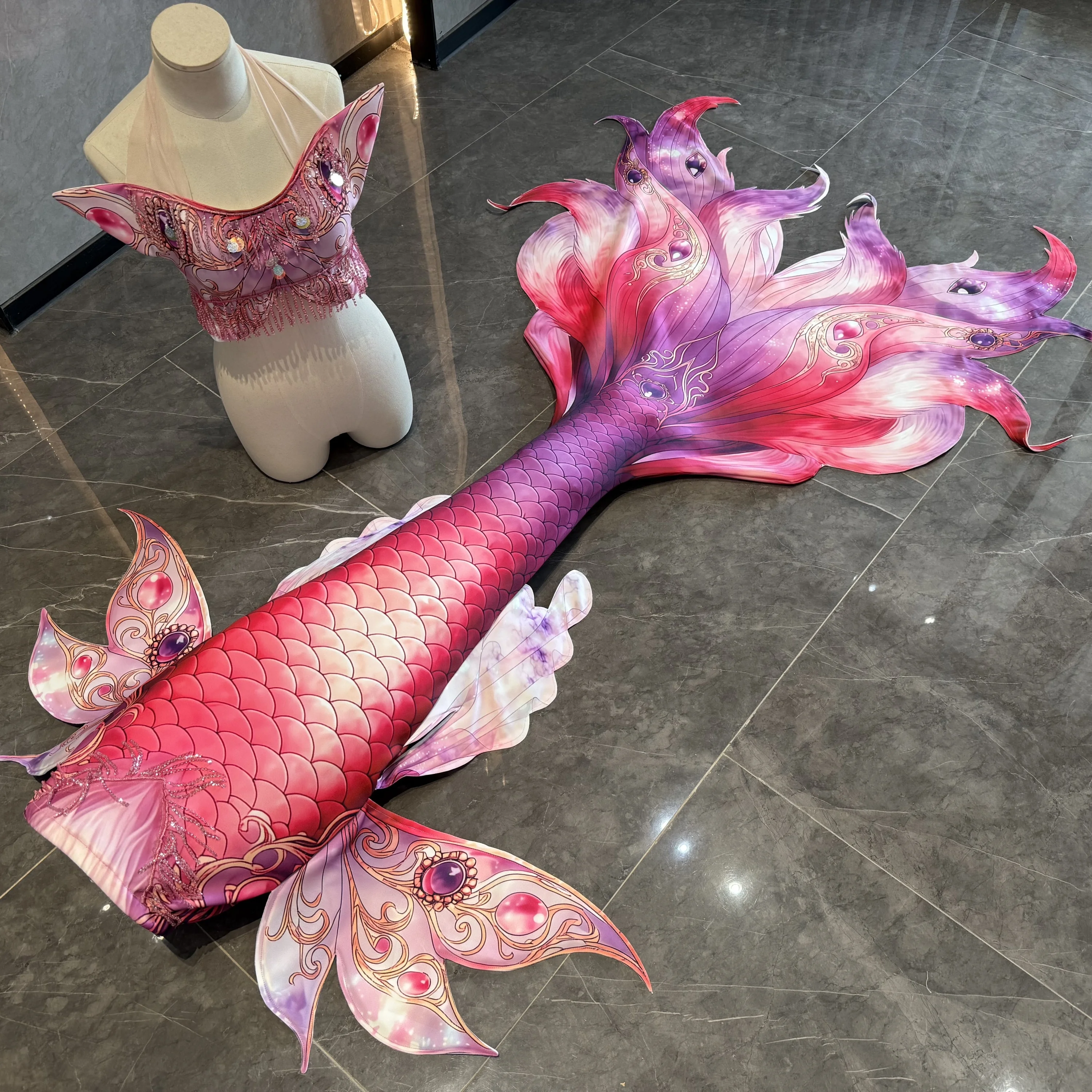 New European And American Style Fox Design Adult Mermaid Tail, Professional Underwater Freediving Mermaid Costume
New European And American Style Fox Design Adult Mermaid Tail, Professional Underwater Freediving Mermaid Costume