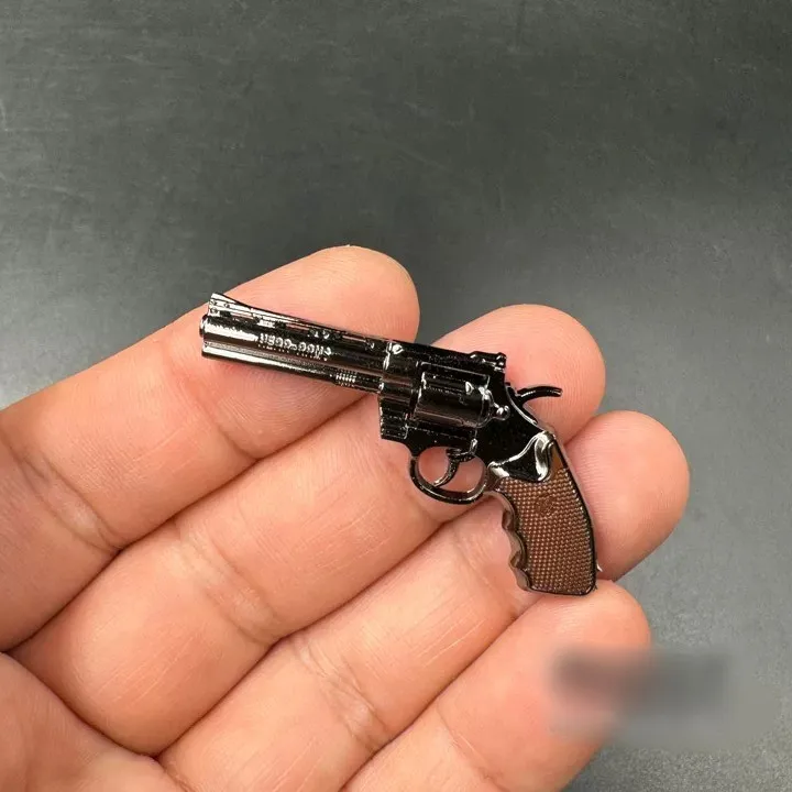 Очки Современный мини-револьвер, металлическая модель, аксессуары 1:6
Очки Современный мини-револьвер, металлическая модель, аксессуары 1:6