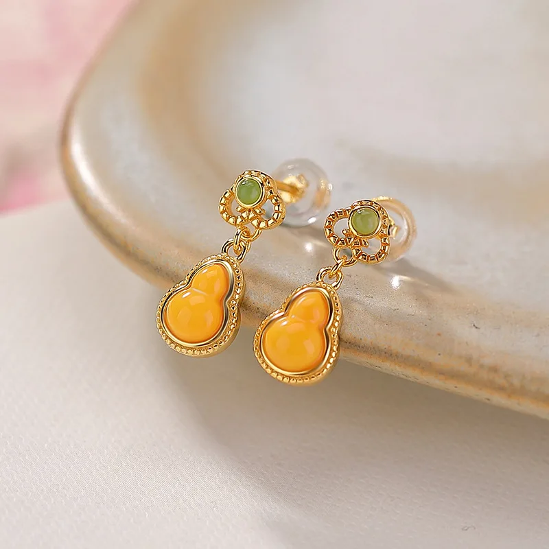 S925 Sterling Silver Gold-Plated Amber Jasper Ruyi Gourd Elegant Versatile Earrings
S925 Sterling Silver Gold-Plated Amber Jasper Ruyi Gourd Elegant Versatile Earrings