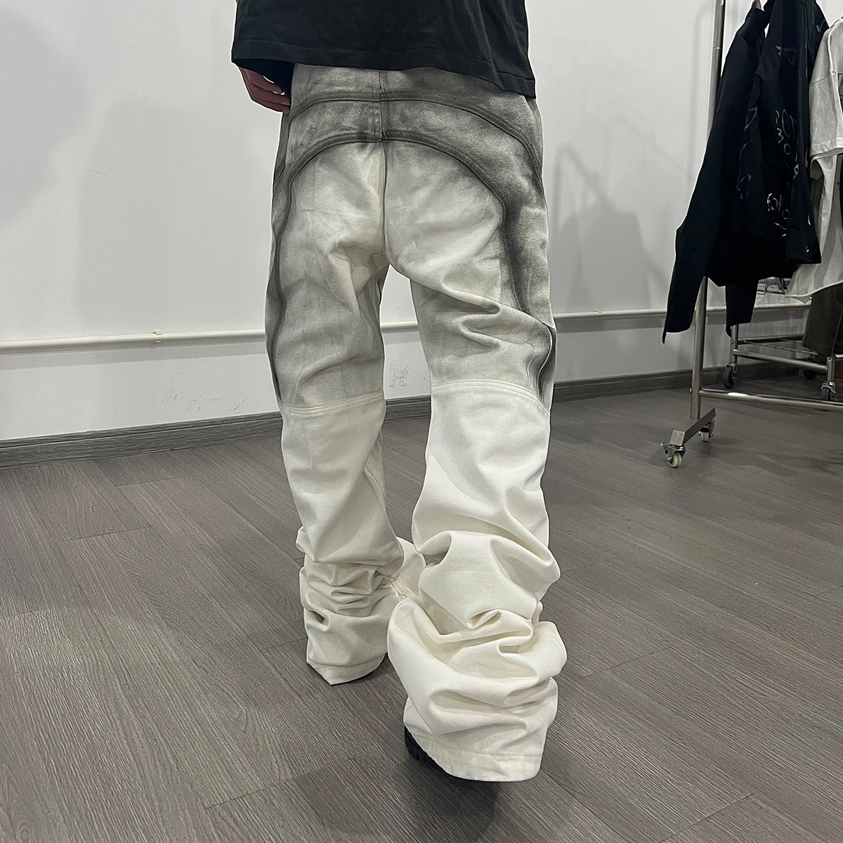 NIGO мужские белые джинсы с граффити и чернилами, джинсовые брюки High Street, трендовые прямые широкие брюки в стиле хип-хоп # NGTOP11969
NIGO мужские белые джинсы с граффити и чернилами, джинсовые брюки High Street, трендовые прямые широкие брюки в стиле хип-хоп # NGTOP11969