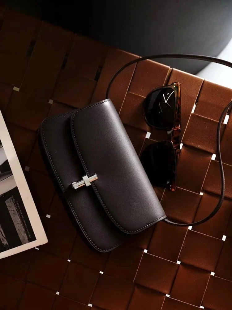 Designg Italian Top Layer Cowhide Leather Sofia Tofu Bag Real Saddle Bag Underarm Crossbody Bag for Women Faionable Lo Bu...
Designg Italian Top Layer Cowhide Leather Sofia Tofu Bag Real Saddle Bag Underarm Crossbody Bag for Women Faionable Lo Bu...