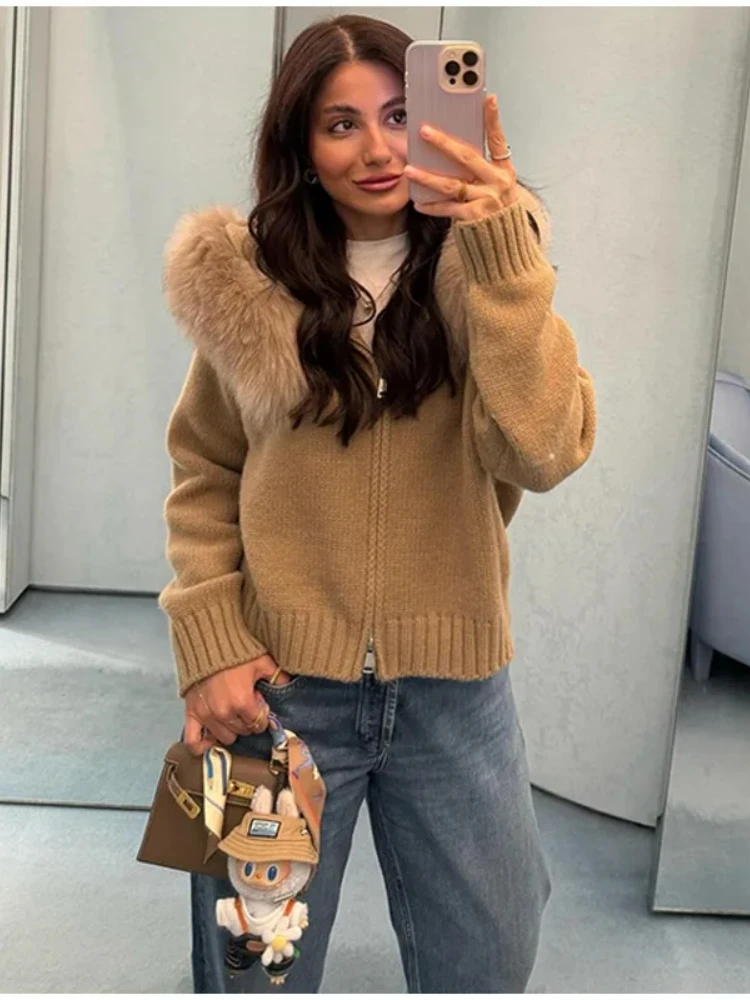 Белые толстовки из искусственного меха, вязаный женский кардиган, новинка зимы 2024, повседневный теплый черный короткий свитер на молнии, женский трикотаж, уличная одежда
Белые толстовки из искусственного меха, вязаный женский кардиган, новинка зимы 2024, повседневный теплый черный короткий свитер на молнии, женский трикотаж, уличная одежда