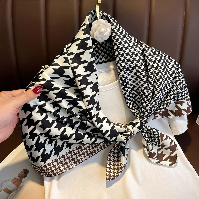 Houndstooth Silk Scarf Women Sunscreen 90X90cm Square Wraps Hairband Headband Soft Hijab Luxury Design Shawl Foulard Gift Ribbon
Houndstooth Silk Scarf Women Sunscreen 90X90cm Square Wraps Hairband Headband Soft Hijab Luxury Design Shawl Foulard Gift Ribbon