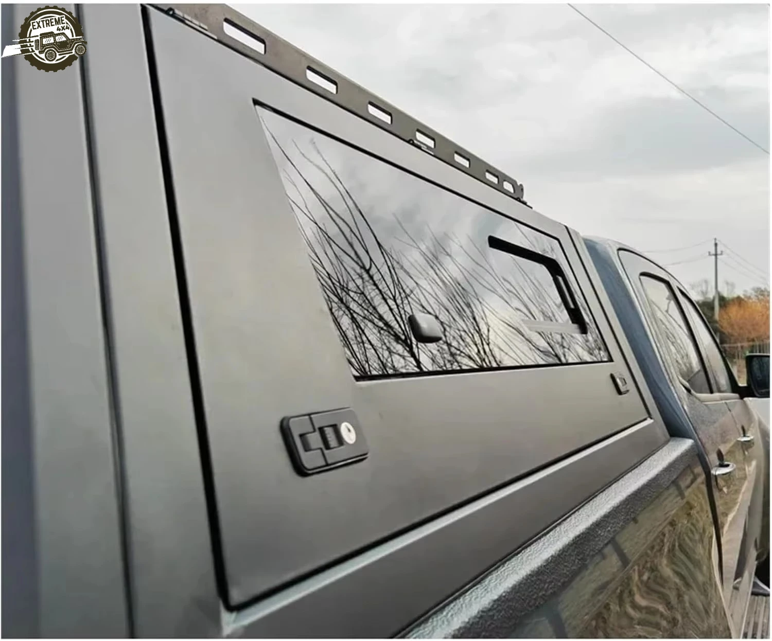 EXTREME 4x4 Aluminum Alloy Steel Pickup Truck Bed Hardtop Topper Canopy Waterproof and Locking for Hilux Vigo Revo
EXTREME 4x4 Aluminum Alloy Steel Pickup Truck Bed Hardtop Topper Canopy Waterproof and Locking for Hilux Vigo Revo