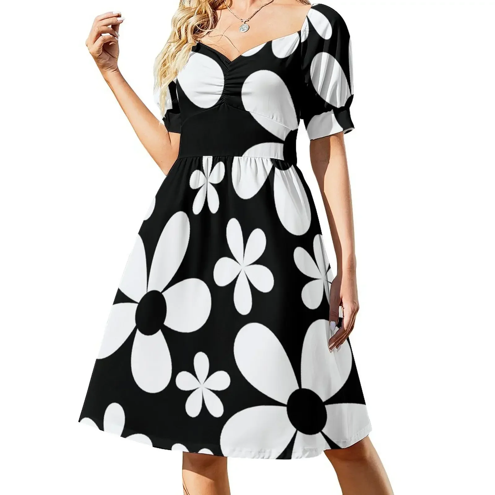 Retro Mod Daisies Black and White Short-Sleeved Dress loose summer dress women formal occasion dresses purple dress
Retro Mod Daisies Black and White Short-Sleeved Dress loose summer dress women formal occasion dresses purple dress