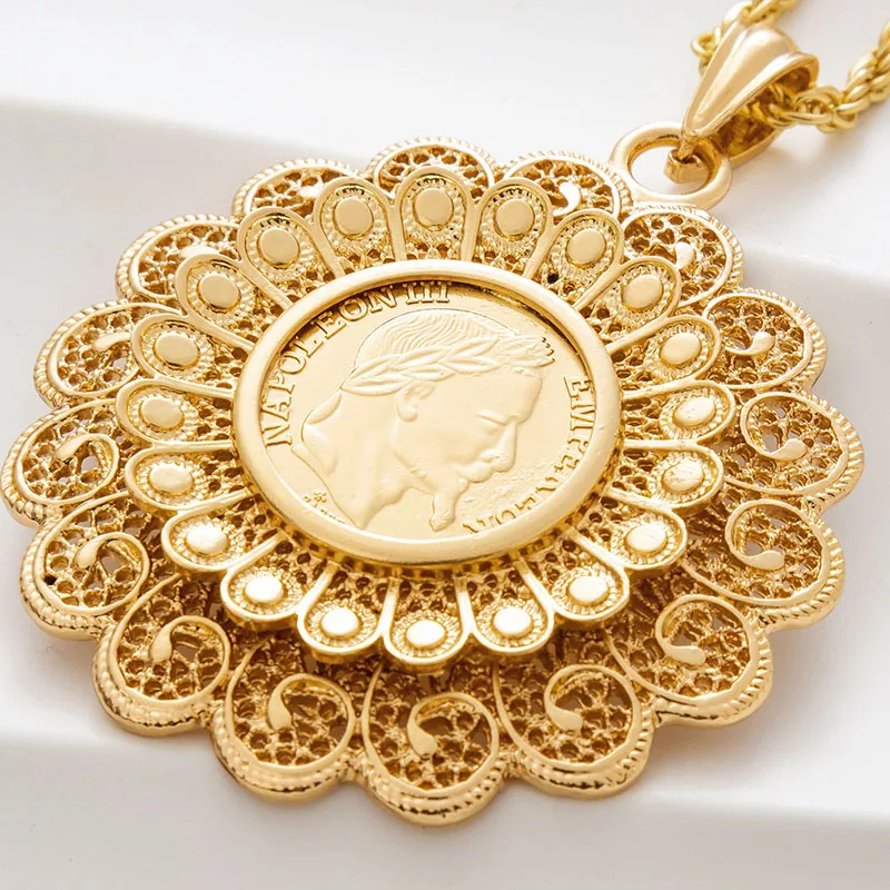 Vintage Golden Coin Pendant Necklace Twisted Rope Chain Floral Frame Portrait Coin Perfect for Arabic Wedding
Vintage Golden Coin Pendant Necklace Twisted Rope Chain Floral Frame Portrait Coin Perfect for Arabic Wedding