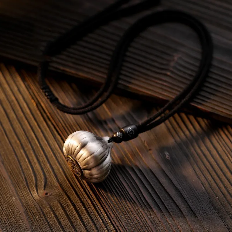 HYS has a good chance of winning pendant handle piece garlic key chain pendant pendant garlic head can be rotated
HYS has a good chance of winning pendant handle piece garlic key chain pendant pendant garlic head can be rotated