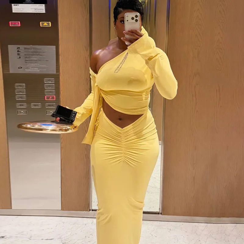 Solid Color Slim-fit Women's Outfit With Exposed Midriff, Wrap-bust Dress Set, Asymmetrical One-shoulder Long-sleeve Two-piece
Solid Color Slim-fit Women's Outfit With Exposed Midriff, Wrap-bust Dress Set, Asymmetrical One-shoulder Long-sleeve Two-piece
