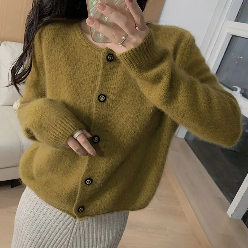 Korean Fashion Round Collar Solid Color Sweater Cardigan Women Vintage Button Up Knitted Jumper Female Casual Jackets T469
Korean Fashion Round Collar Solid Color Sweater Cardigan Women Vintage Button Up Knitted Jumper Female Casual Jackets T469