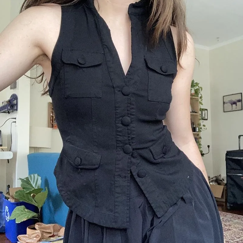 Elegant Multi Pocket Buckle Tank Tops Office Lady Casual Slim Turn-Down Collar Deep V-Neck Sleeveless Tops Women Spring Summer
Elegant Multi Pocket Buckle Tank Tops Office Lady Casual Slim Turn-Down Collar Deep V-Neck Sleeveless Tops Women Spring Summer