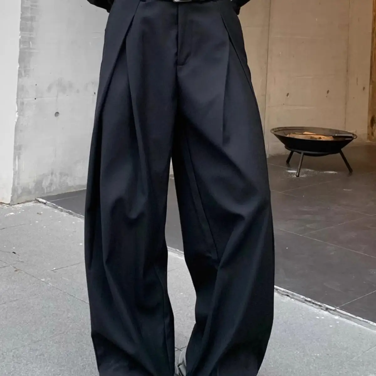 Корейские дизайнерские брюки свободного кроя с 3D-эффектом, прямые, повседневные, универсальные, длинные, в стиле «ленивый шик»
Корейские дизайнерские брюки свободного кроя с 3D-эффектом, прямые, повседневные, универсальные, длинные, в стиле «ленивый шик»