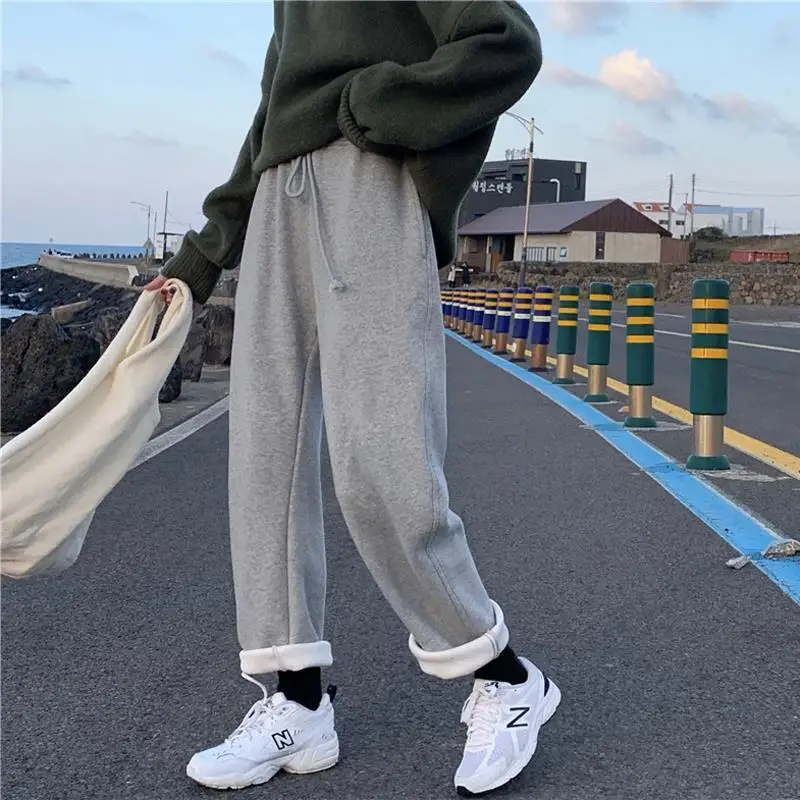 Мужские повседневные брюки Thi Dad на подкладке в стиле ретро, осень-зима, прямые брюки с высокой талией, длинные брюки с манжетами, свободные широкие брюки...
Мужские повседневные брюки Thi Dad на подкладке в стиле ретро, осень-зима, прямые брюки с высокой талией, длинные брюки с манжетами, свободные широкие брюки...