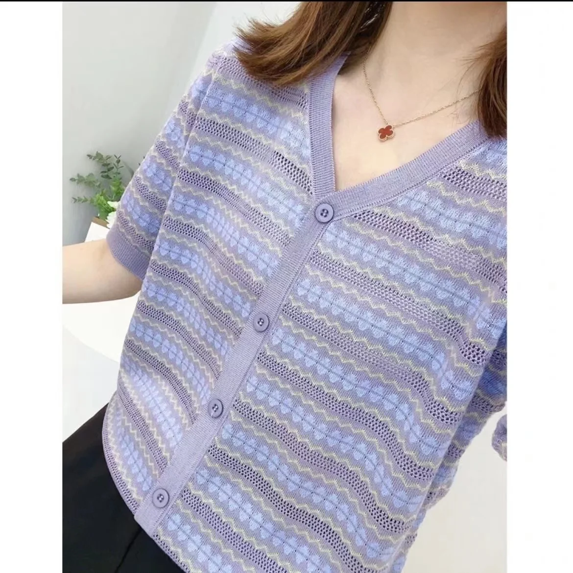 Summer Stripe V-Neck Short Sleeve Women's T-Shirt Over-Sized Hollow out Loose Fit Pullover Top Korean Style Thinming Effect
Summer Stripe V-Neck Short Sleeve Women's T-Shirt Over-Sized Hollow out Loose Fit Pullover Top Korean Style Thinming Effect