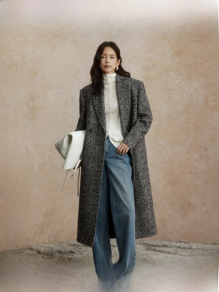 Intelligent Business Women's Long Woolen Coat Zhizhi Golden Cup Double Breasted Lapel Trench Coat for Winter Commuting
Intelligent Business Women's Long Woolen Coat Zhizhi Golden Cup Double Breasted Lapel Trench Coat for Winter Commuting