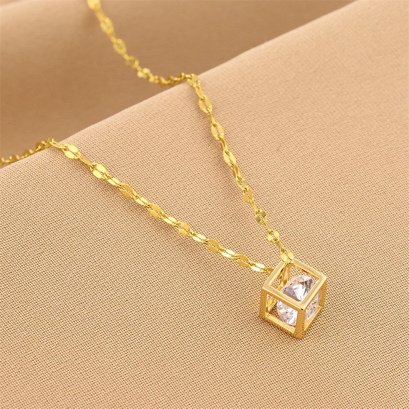 Korean Zircon Crystal Hollow Square Necklace for Women Stainless Steel Square Pendant Necklace Fashion Clavicle Chain Jewelry
Korean Zircon Crystal Hollow Square Necklace for Women Stainless Steel Square Pendant Necklace Fashion Clavicle Chain Jewelry