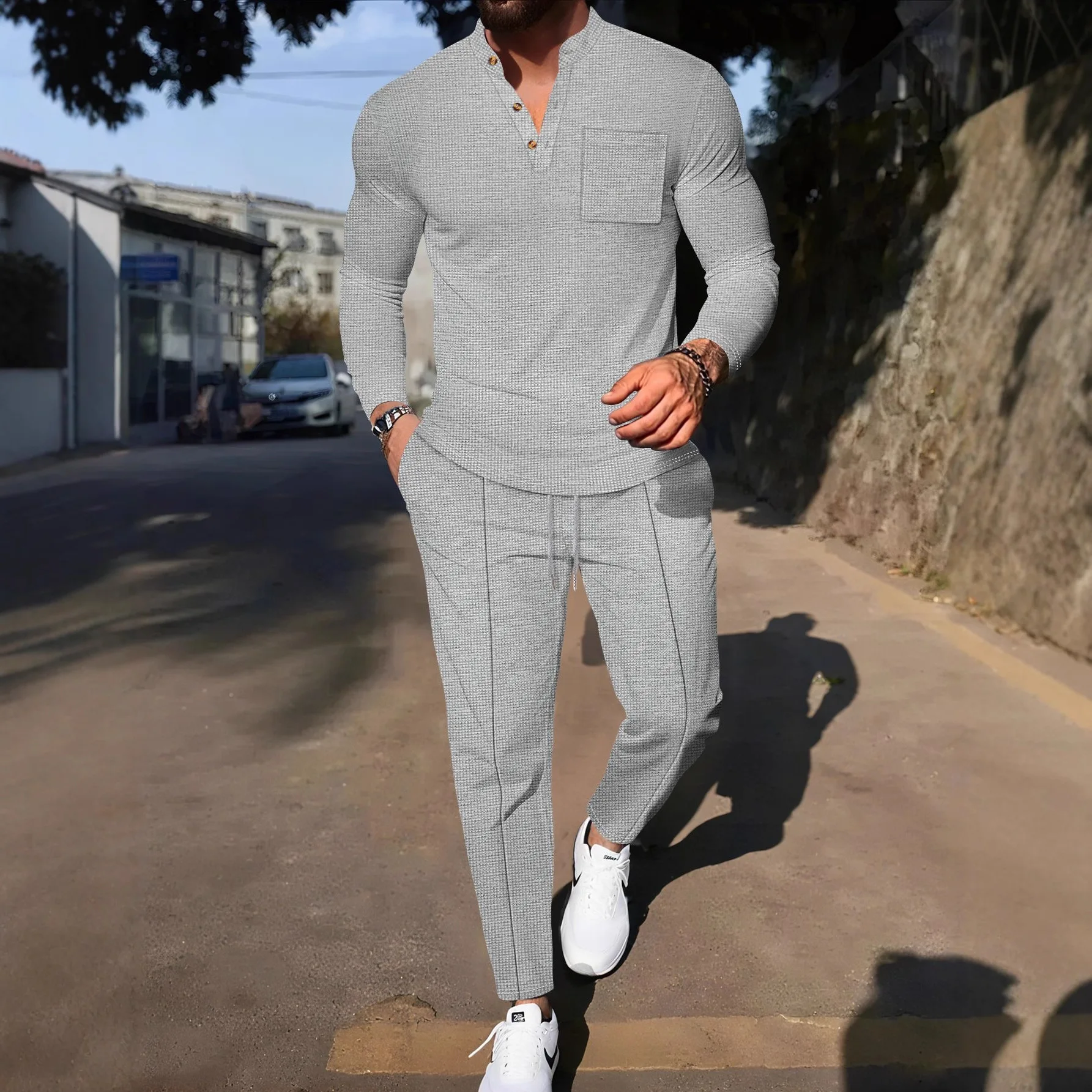 Men's fashion V-neck comfortable two-piece set, semi-cardigan button knitted pocket sweatshirt and tapered casual trousers stree
Men's fashion V-neck comfortable two-piece set, semi-cardigan button knitted pocket sweatshirt and tapered casual trousers stree