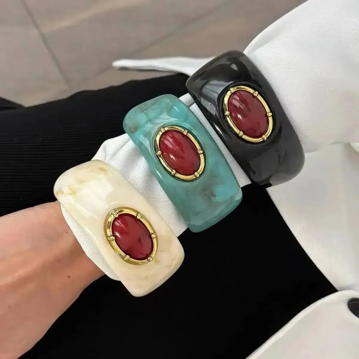 Lacteo Bohemia Women's Wide Geometric Resin Acrylic Cuff Bangle Bracelet Luxury Temperament Chunky Irregular Jewelry
Lacteo Bohemia Women's Wide Geometric Resin Acrylic Cuff Bangle Bracelet Luxury Temperament Chunky Irregular Jewelry