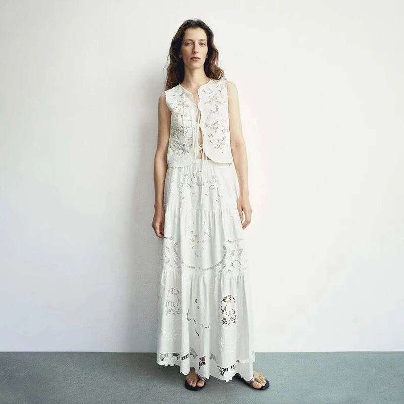 Elegant Embroidered Lace Hollow out Women's Top with Sash Long Skirt Set Summer Fashion Ensemble Short Sleeve round Neck
Elegant Embroidered Lace Hollow out Women's Top with Sash Long Skirt Set Summer Fashion Ensemble Short Sleeve round Neck